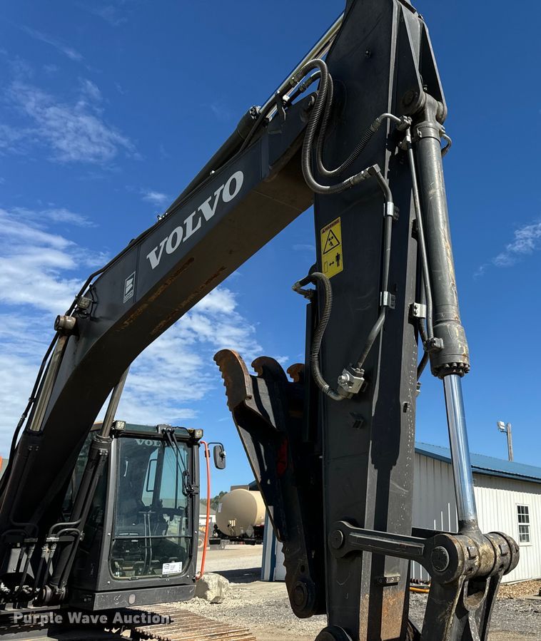 image for item DL4415 2019 Volvo EC200EL excavator