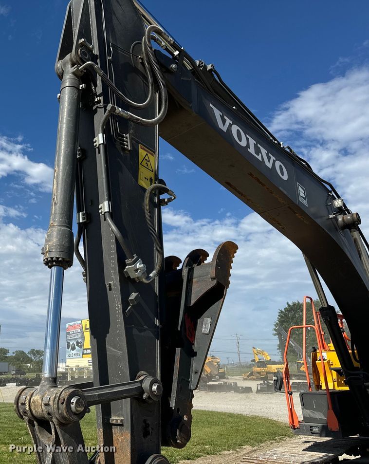 image for item DL4415 2019 Volvo EC200EL excavator