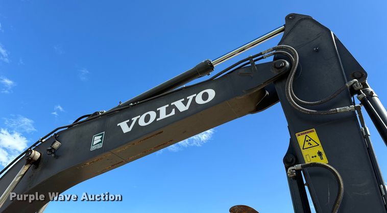 image for item DL4415 2019 Volvo EC200EL excavator