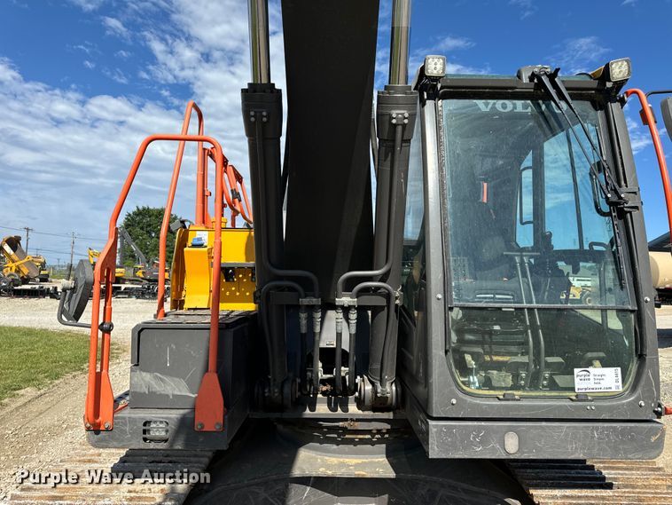 image for item DL4415 2019 Volvo EC200EL excavator