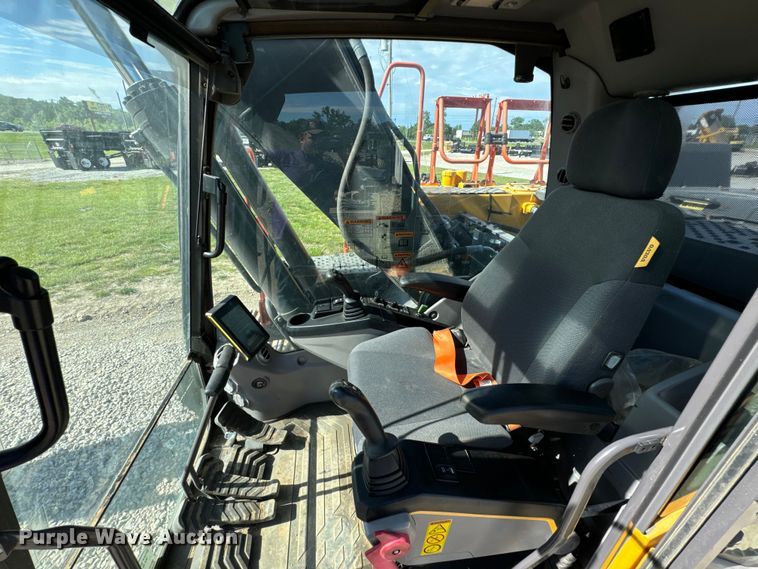 image for item DL4415 2019 Volvo EC200EL excavator