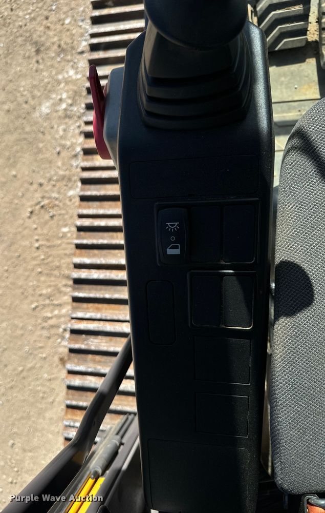 image for item DL4415 2019 Volvo EC200EL excavator