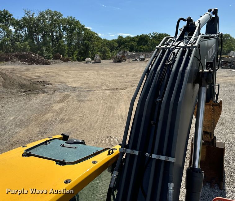 image for item DL4415 2019 Volvo EC200EL excavator