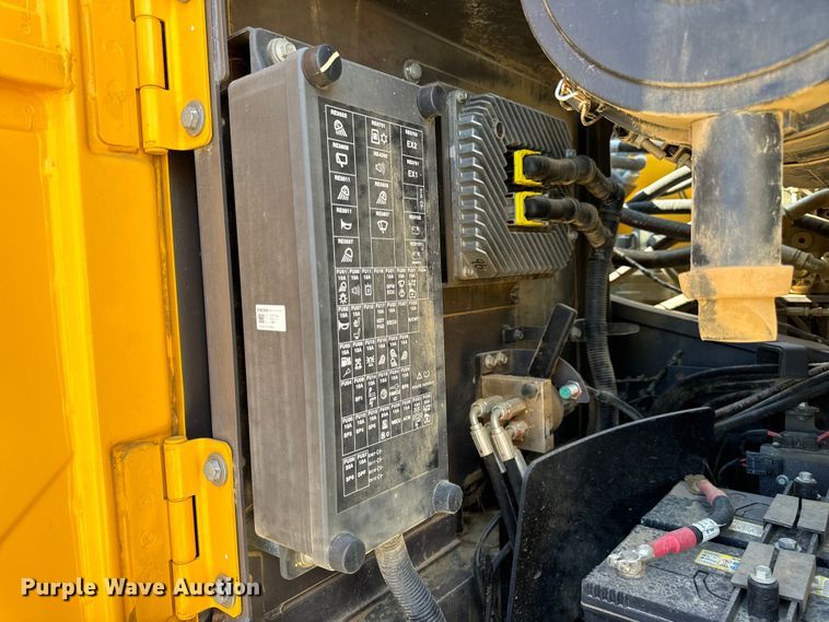 image for item DL4415 2019 Volvo EC200EL excavator