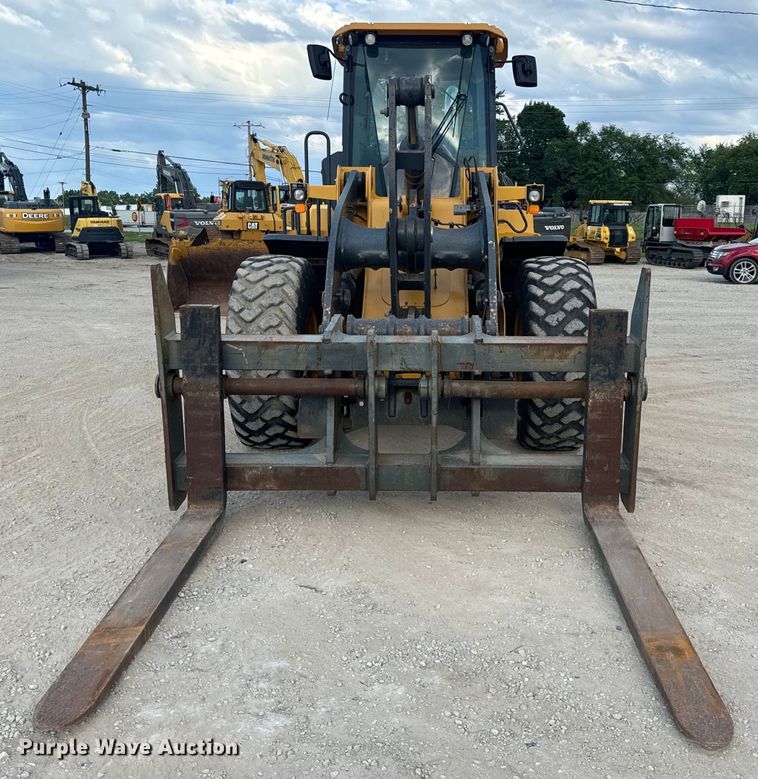 image for item DL4417 2019 John Deere 624L  wheel loader