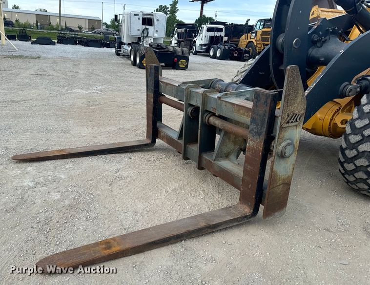 image for item DL4417 2019 John Deere 624L  wheel loader