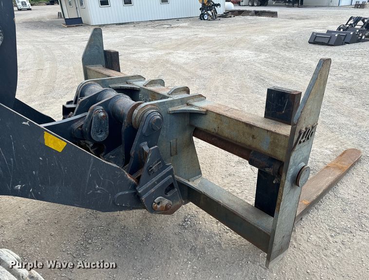 image for item DL4417 2019 John Deere 624L  wheel loader