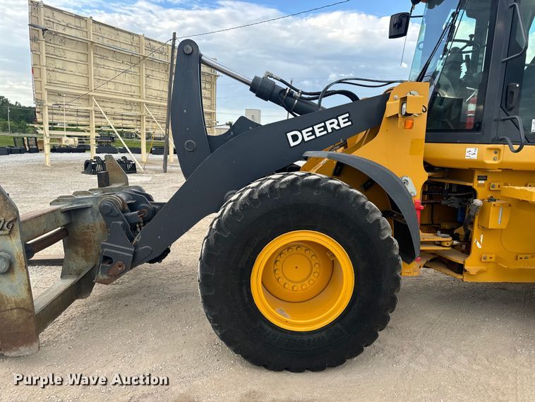 image for item DL4417 2019 John Deere 624L  wheel loader