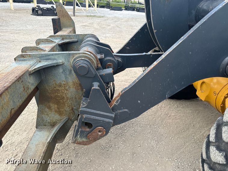 image for item DL4417 2019 John Deere 624L  wheel loader