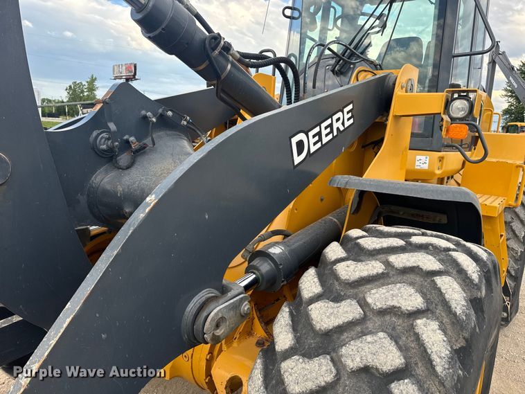 image for item DL4417 2019 John Deere 624L  wheel loader