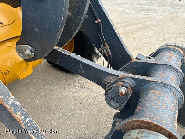 image for item DL4417 2019 John Deere 624L  wheel loader
