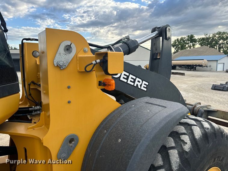 image for item DL4417 2019 John Deere 624L  wheel loader