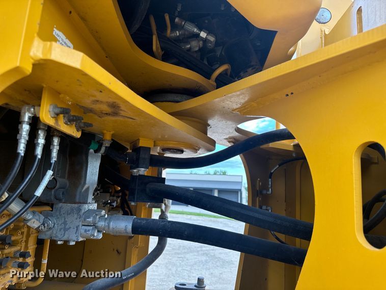 image for item DL4417 2019 John Deere 624L  wheel loader