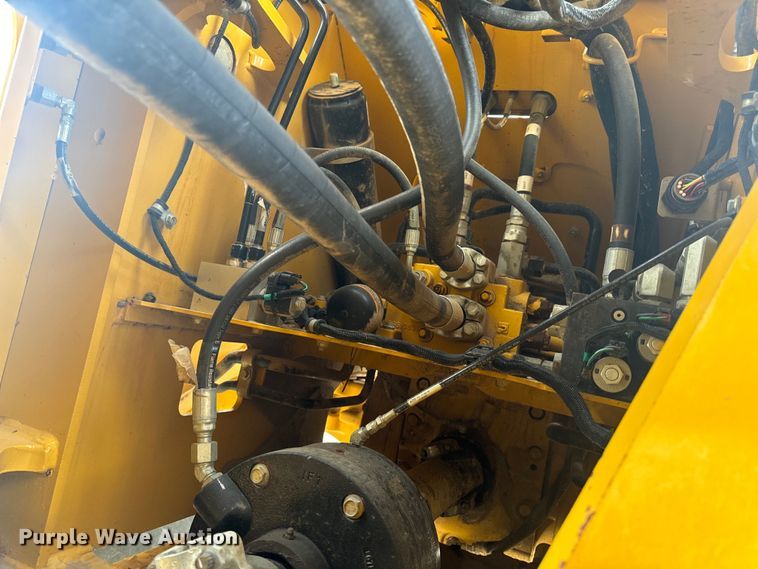 image for item DL4417 2019 John Deere 624L  wheel loader