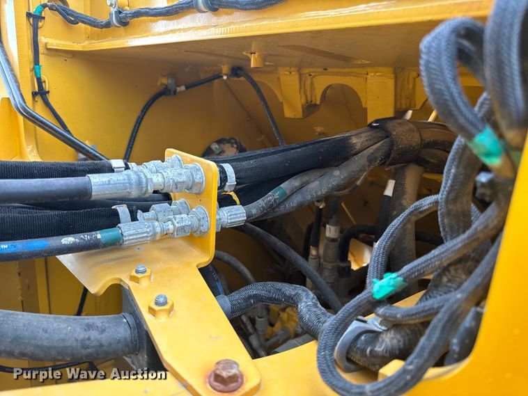 image for item DL4417 2019 John Deere 624L  wheel loader