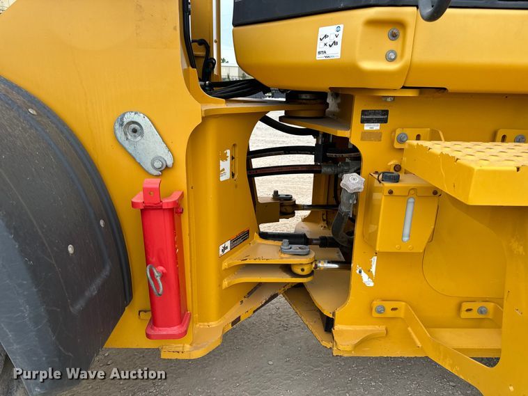 image for item DL4417 2019 John Deere 624L  wheel loader