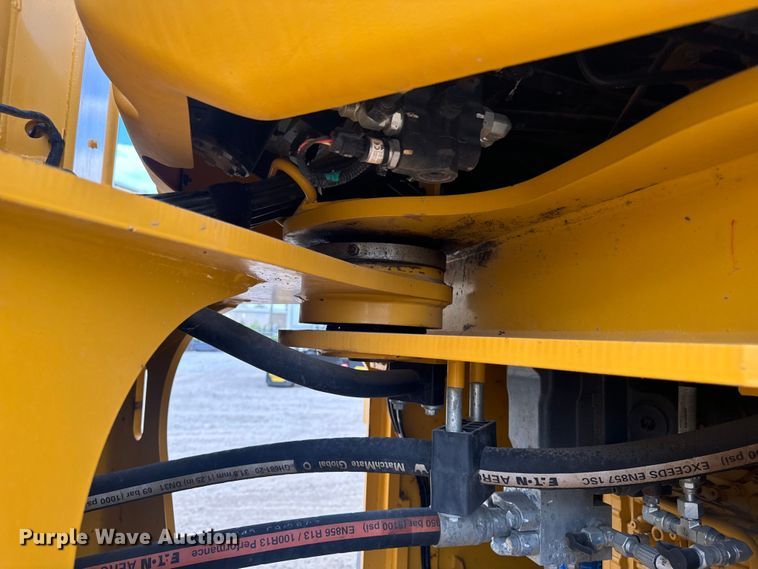 image for item DL4417 2019 John Deere 624L  wheel loader