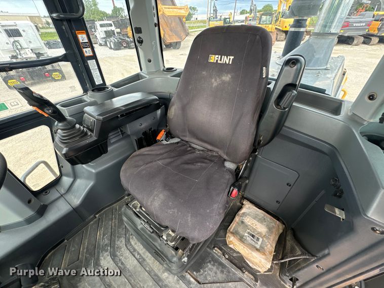 image for item DL4417 2019 John Deere 624L  wheel loader