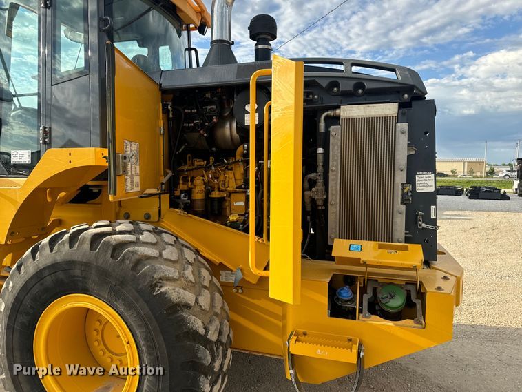 image for item DL4417 2019 John Deere 624L  wheel loader
