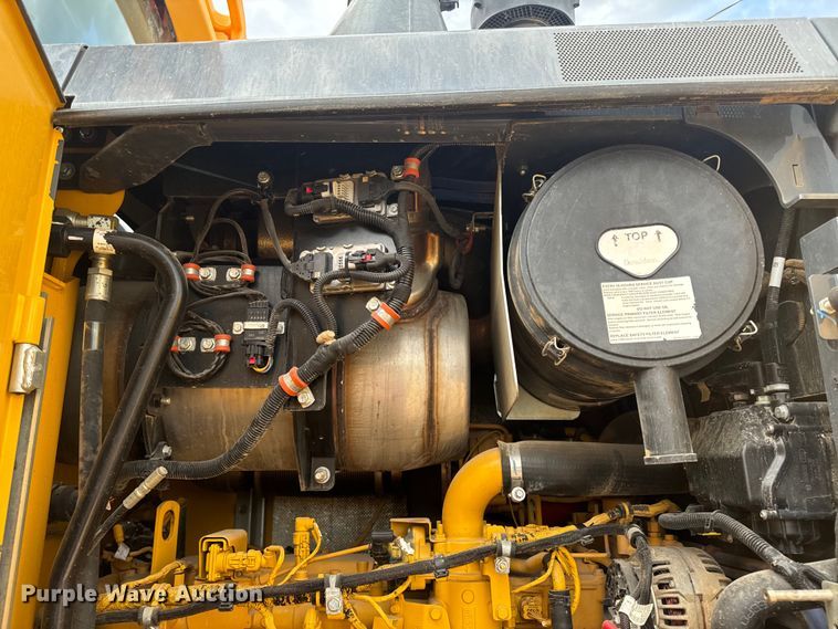 image for item DL4417 2019 John Deere 624L  wheel loader