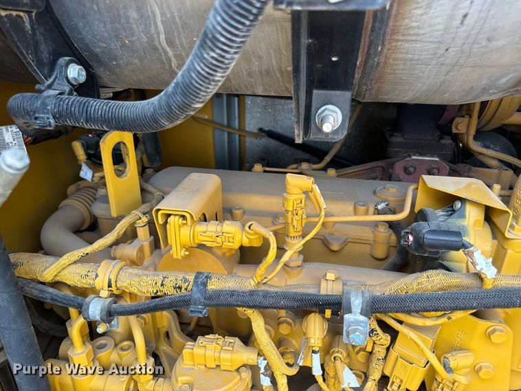 image for item DL4417 2019 John Deere 624L  wheel loader