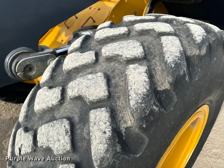 image for item DL4417 2019 John Deere 624L  wheel loader