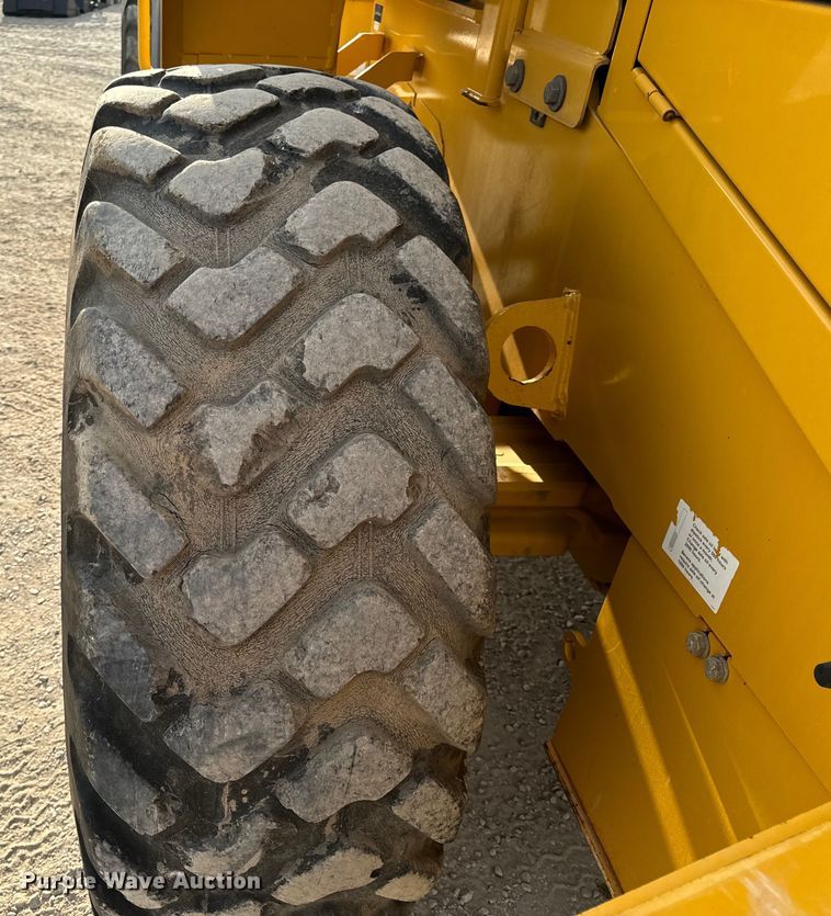 image for item DL4417 2019 John Deere 624L  wheel loader