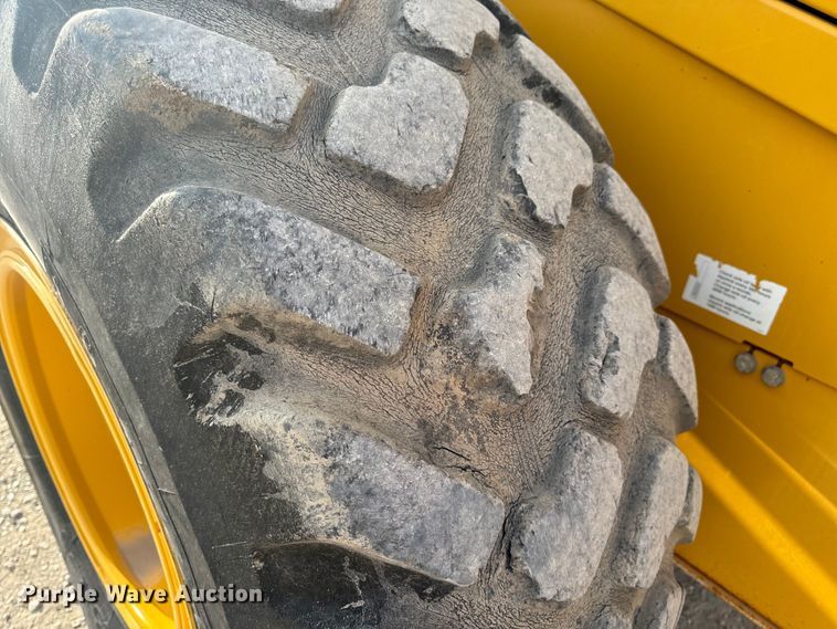 image for item DL4417 2019 John Deere 624L  wheel loader