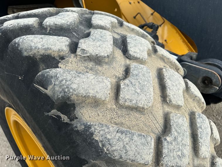 image for item DL4417 2019 John Deere 624L  wheel loader
