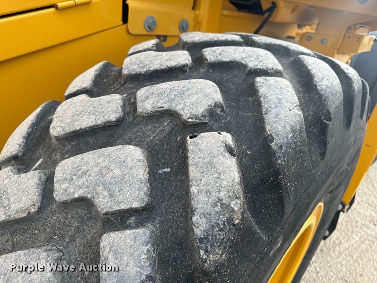 image for item DL4417 2019 John Deere 624L  wheel loader