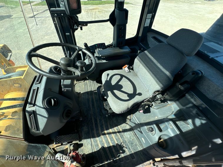 image for item DL4418 2015 John Deere 544K wheel loader