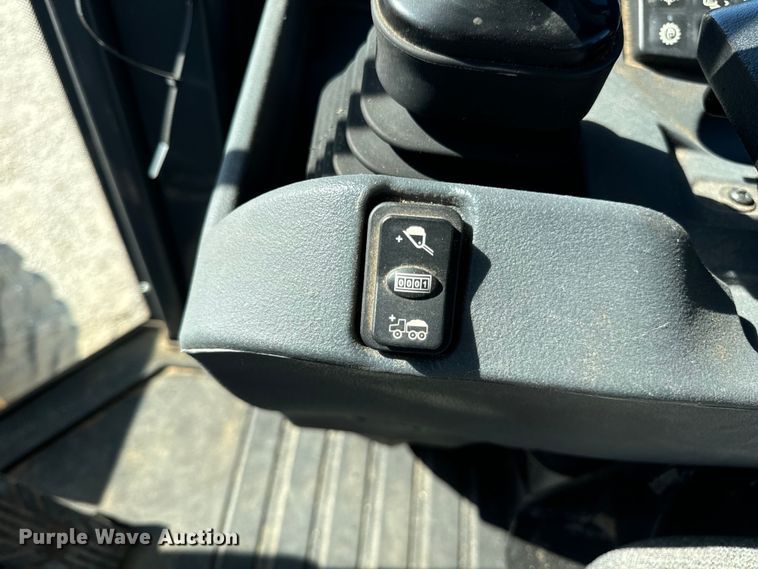 image for item DL4418 2015 John Deere 544K wheel loader