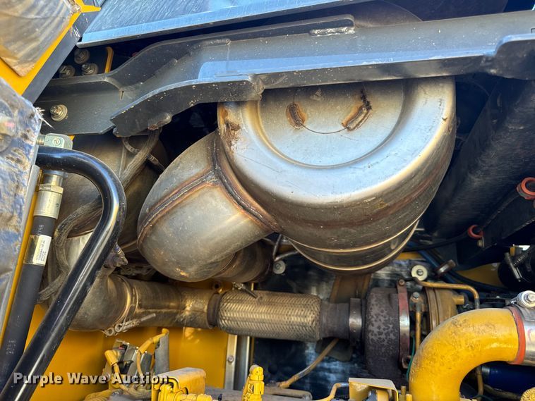 image for item DL4418 2015 John Deere 544K wheel loader