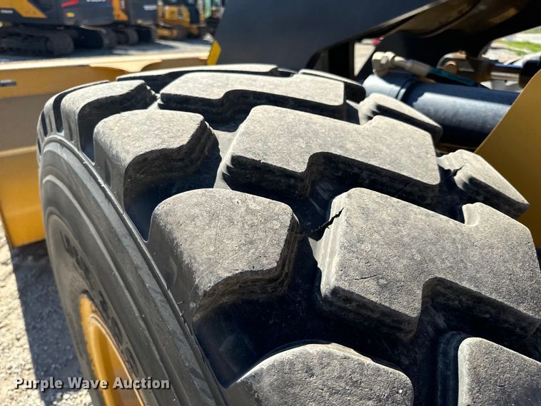 image for item DL4418 2015 John Deere 544K wheel loader