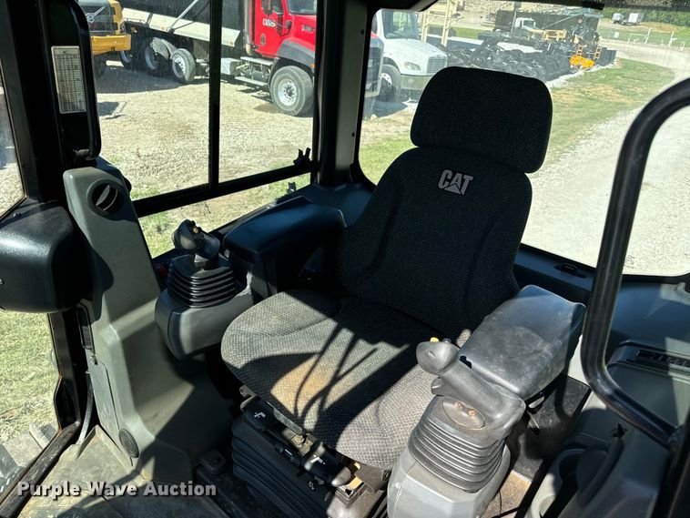 image for item DL4419 2018 Caterpillar  D5K2 LGP dozer