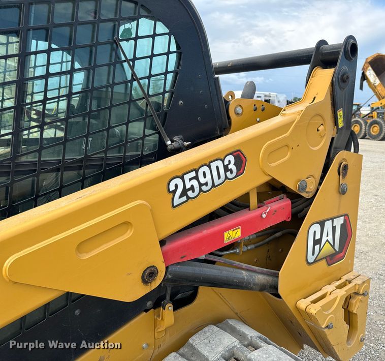 image for item DL4421 2019 Caterpillar  259D3 tracked skid steer loader