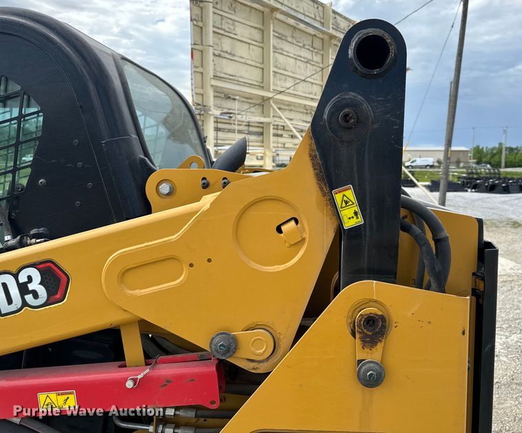 image for item DL4421 2019 Caterpillar  259D3 tracked skid steer loader