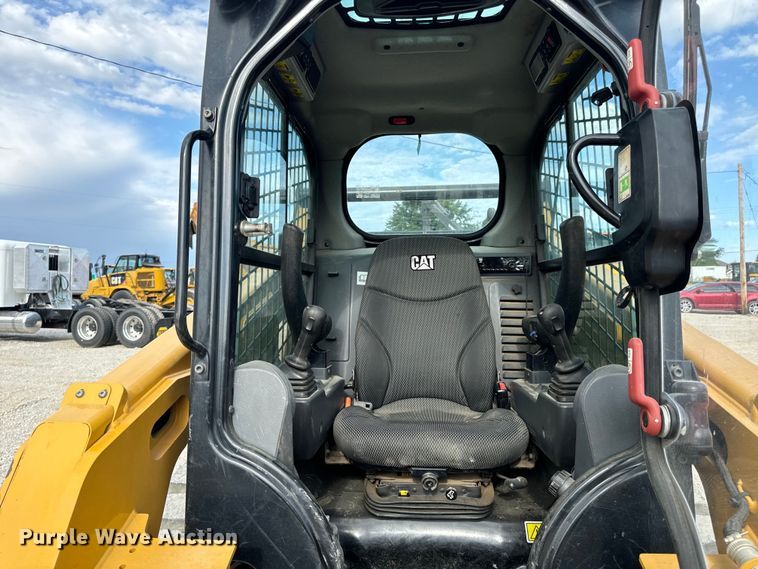 image for item DL4421 2019 Caterpillar  259D3 tracked skid steer loader