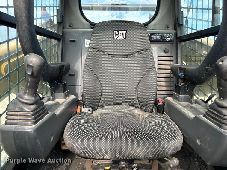 image for item DL4421 2019 Caterpillar  259D3 tracked skid steer loader