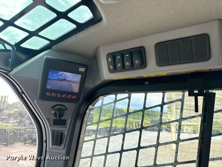 image for item DL4421 2019 Caterpillar  259D3 tracked skid steer loader