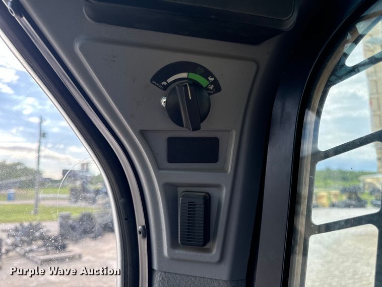 image for item DL4421 2019 Caterpillar  259D3 tracked skid steer loader