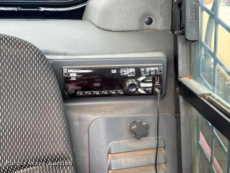 image for item DL4421 2019 Caterpillar  259D3 tracked skid steer loader