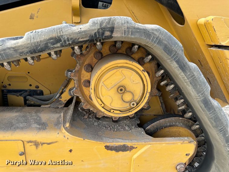 image for item DL4421 2019 Caterpillar  259D3 tracked skid steer loader