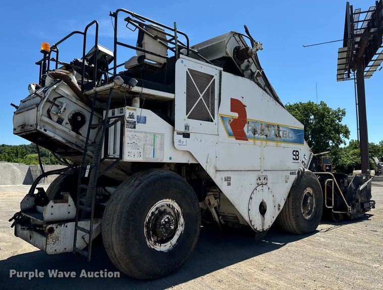 image for item DL4435 2001 Roadtec Shuttle Buggy 2500B material transfer vehicle