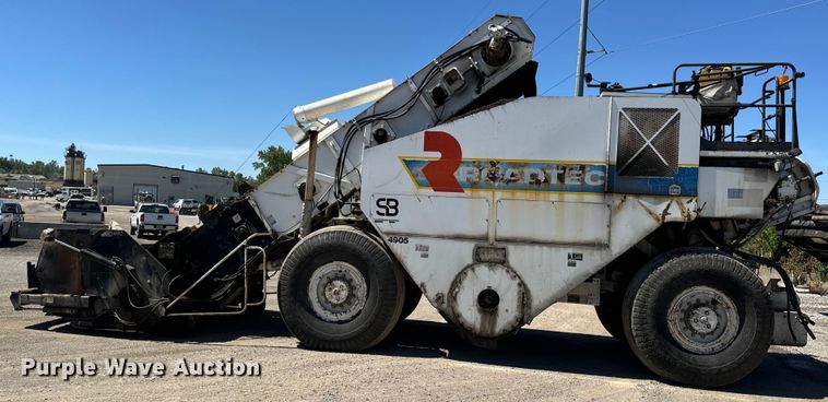 image for item DL4435 2001 Roadtec Shuttle Buggy 2500B material transfer vehicle