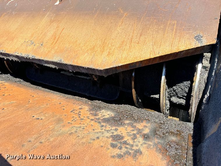 image for item DL4435 2001 Roadtec Shuttle Buggy 2500B material transfer vehicle