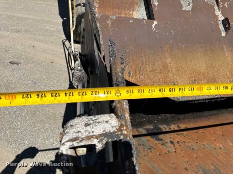 image for item DL4435 2001 Roadtec Shuttle Buggy 2500B material transfer vehicle