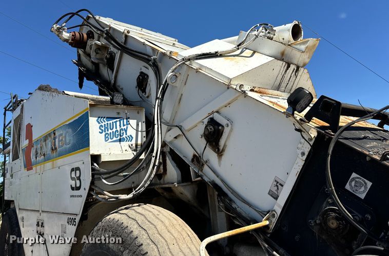 image for item DL4435 2001 Roadtec Shuttle Buggy 2500B material transfer vehicle