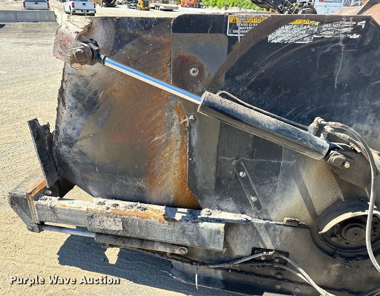 image for item DL4435 2001 Roadtec Shuttle Buggy 2500B material transfer vehicle