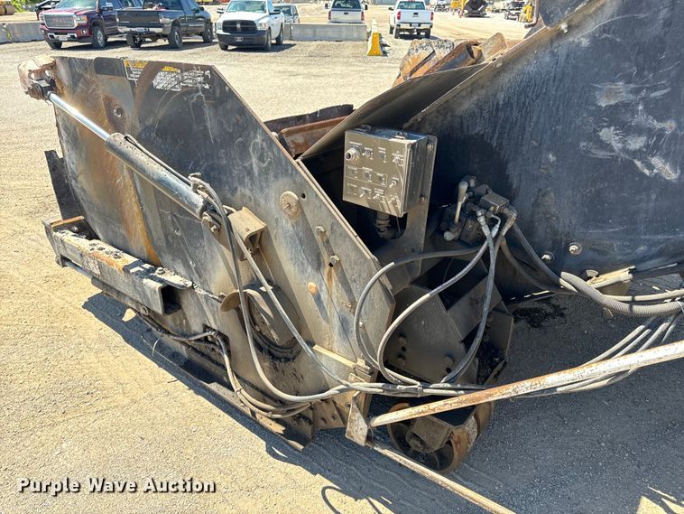 image for item DL4435 2001 Roadtec Shuttle Buggy 2500B material transfer vehicle